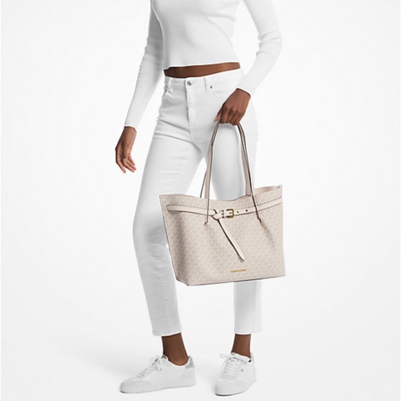 Michael Kors Emilia Large Logo Tote Bag 
COLOR LT CRM MULTI
NWT - Picture 13 of 16